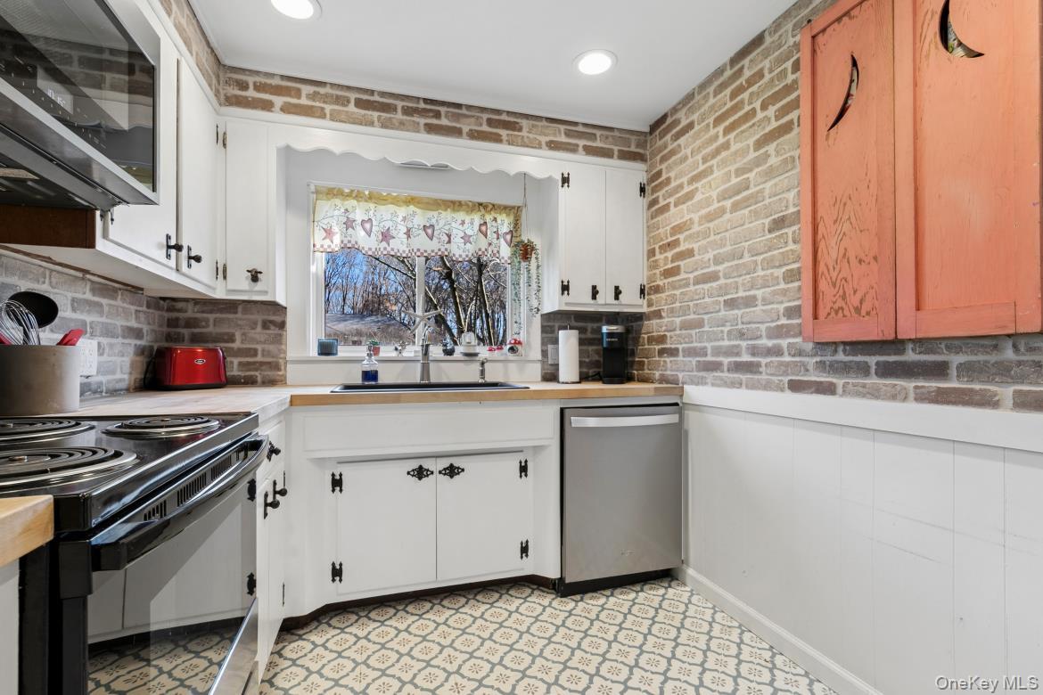 #7 photo, 51 Lockitt Drive, সাফোক কাউন্টি Riverhead , NY 11901