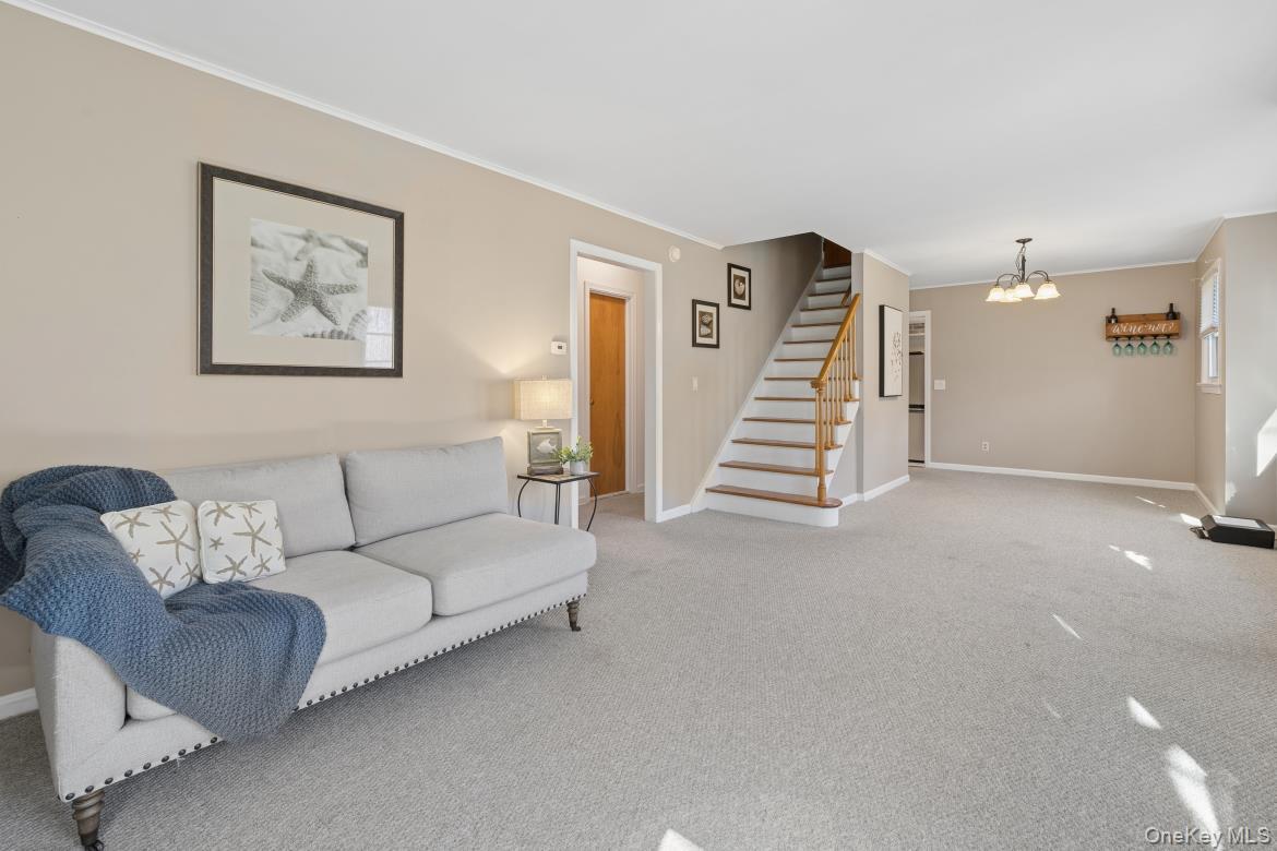 #8 photo, 51 Lockitt Drive, সাফোক কাউন্টি Riverhead , NY 11901