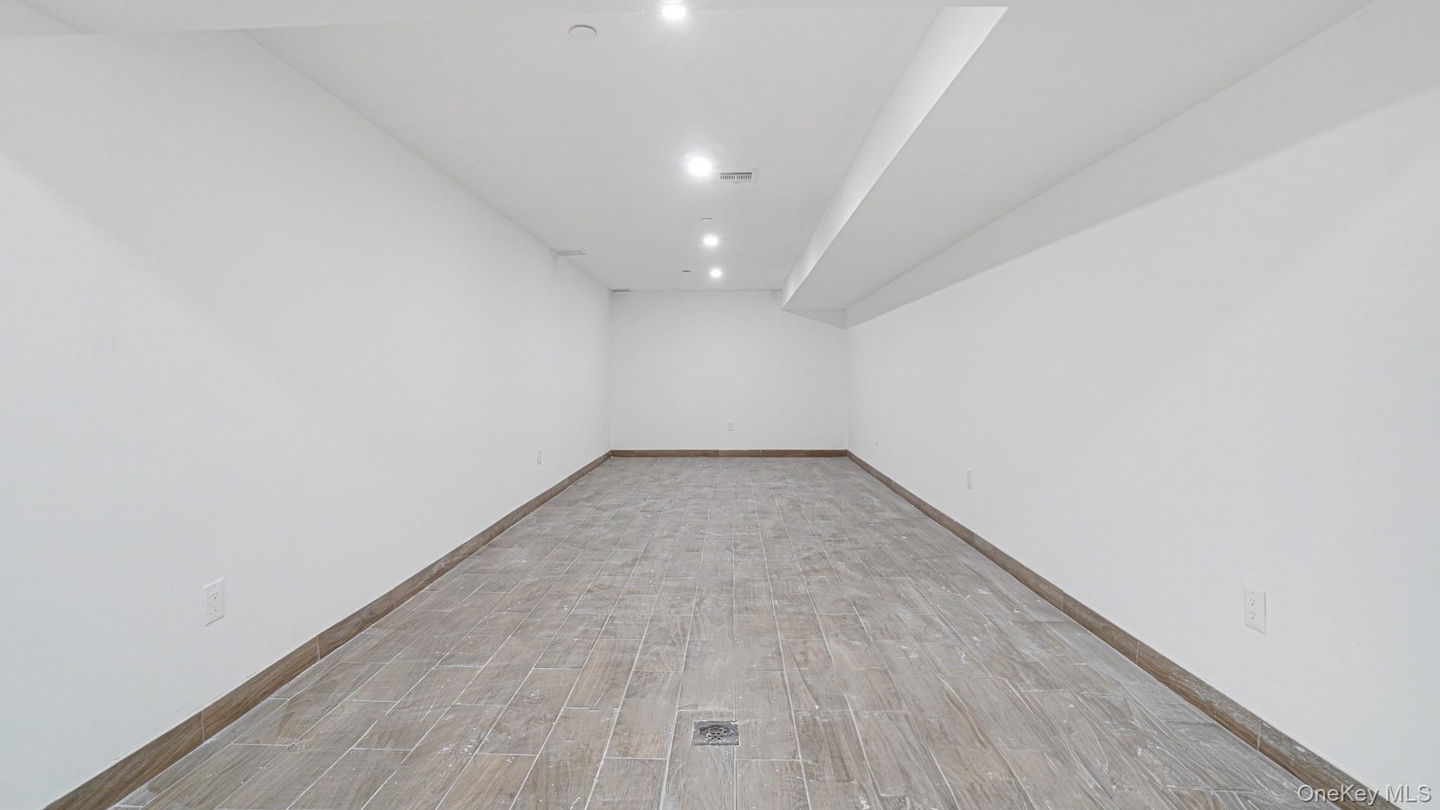 #16 photo, 1011 E 221st Street, ব্রঙ্কস Bronx , NY 10469