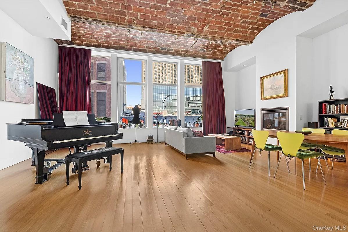 #1 photo, 140 W 124th Street, New York (Manhattan) , NY 10027