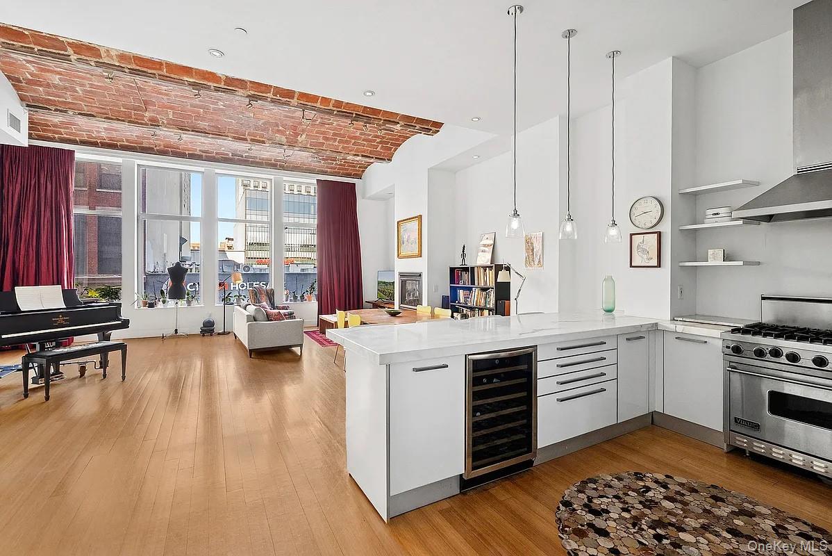 #3 photo, 140 W 124th Street, New York (Manhattan) , NY 10027