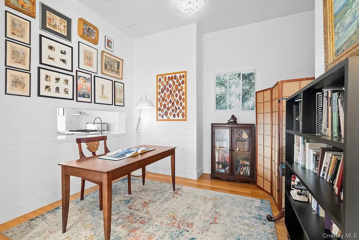 #4 photo, 140 W 124th Street, New York (Manhattan) , NY 10027