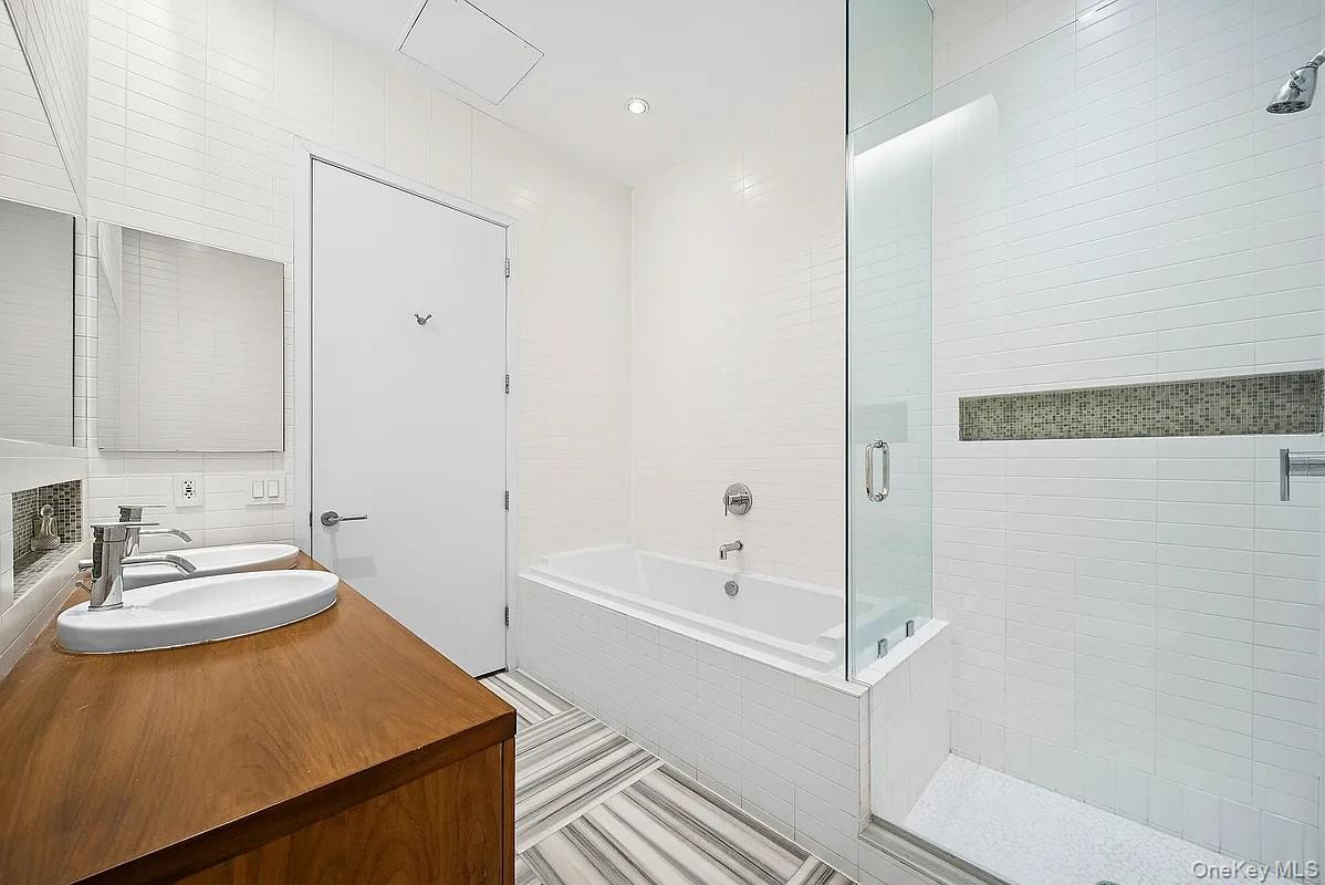 #7 photo, 140 W 124th Street, New York (Manhattan) , NY 10027