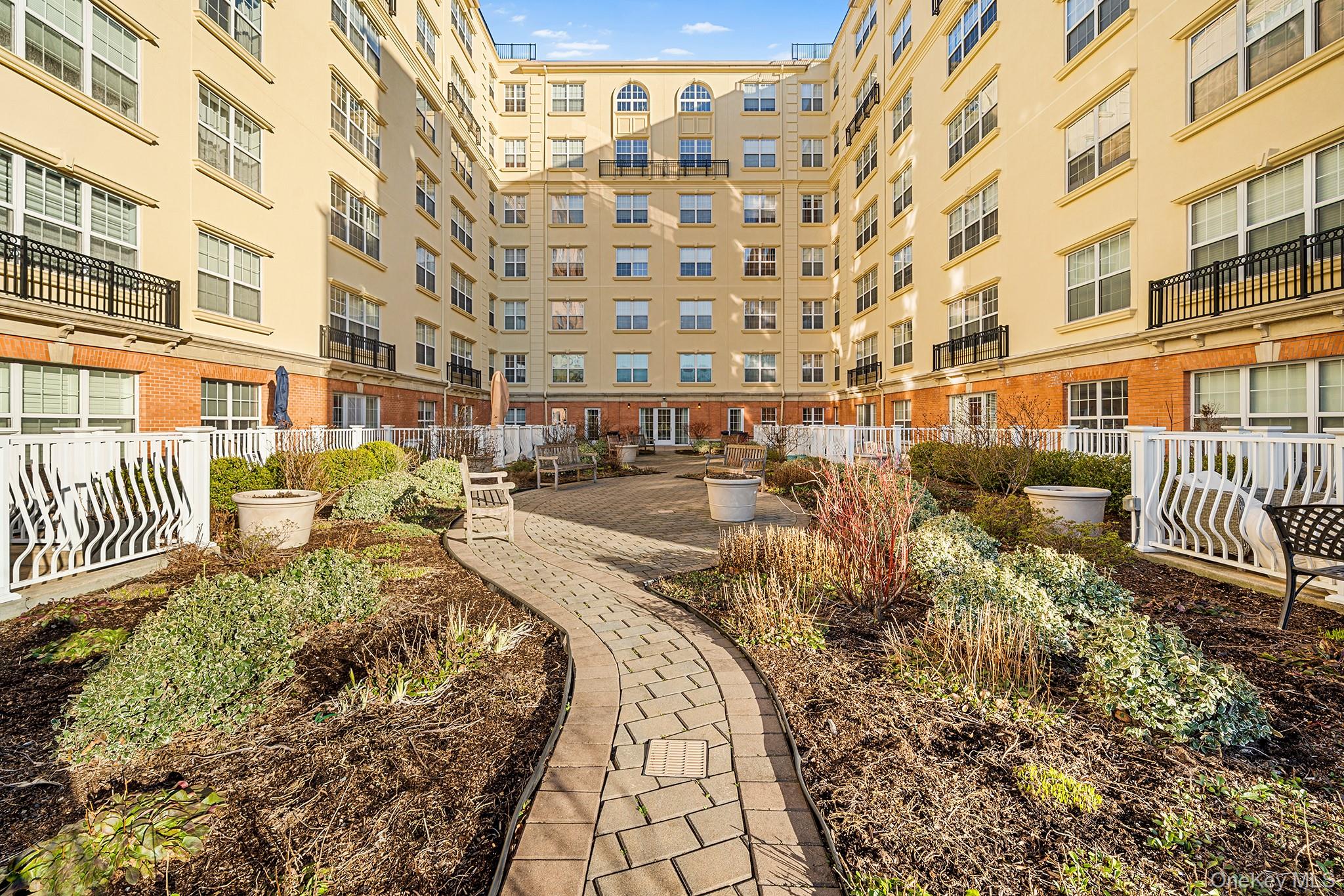 #15 photo, 10 Byron Place, Larchmont , NY 10538