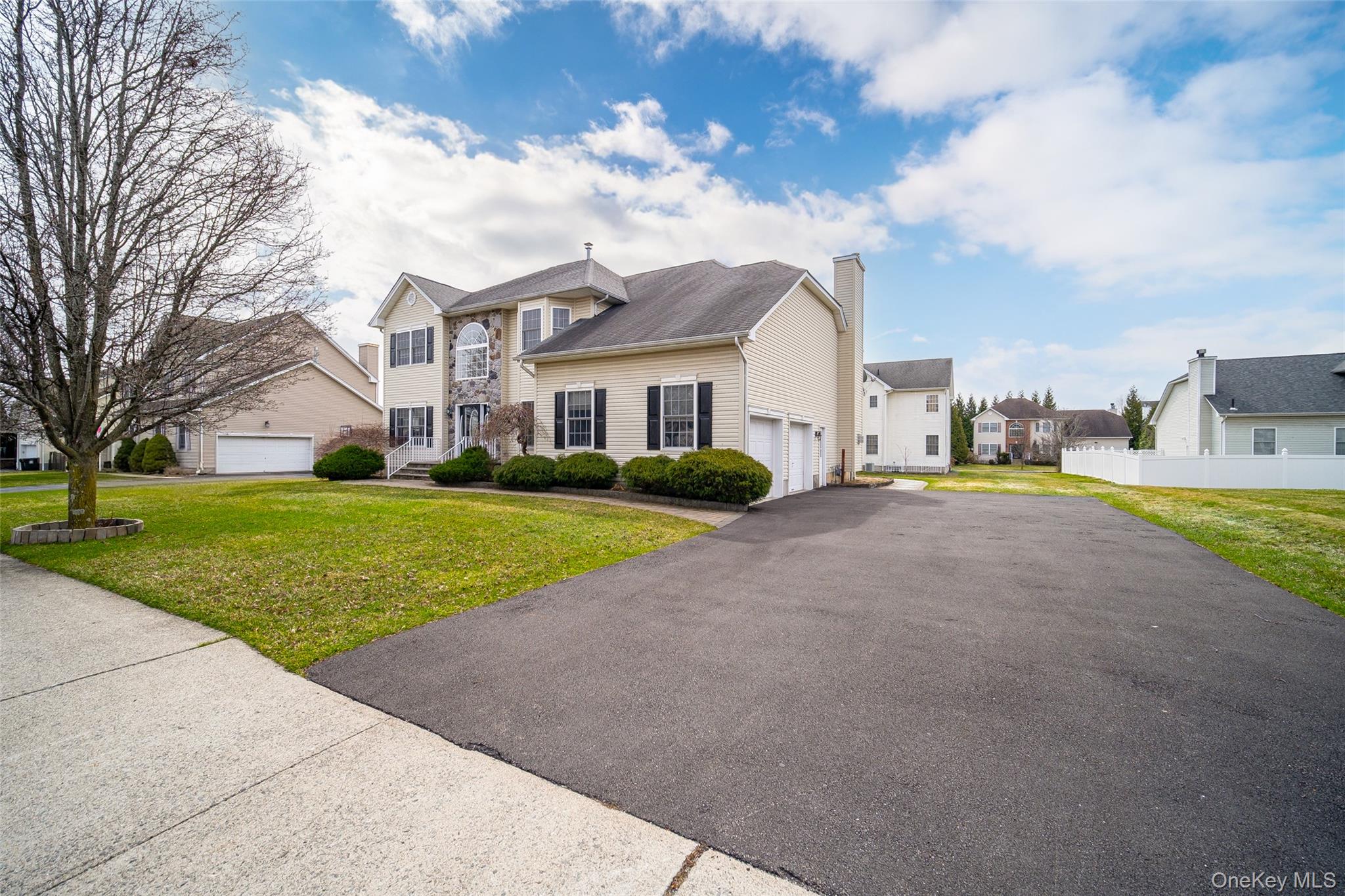 #3 photo, 2041 Independence Drive, New Windsor , NY 12553