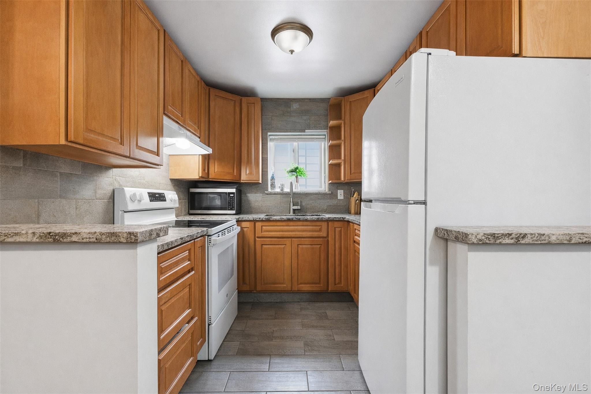 #16 photo, 1677 Unionport Road, ব্রঙ্কস Bronx , NY 10462