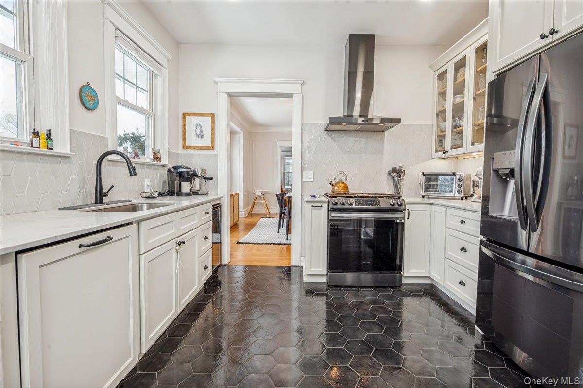 #8 photo, 36 Grand Avenue, Scarsdale , NY 10583