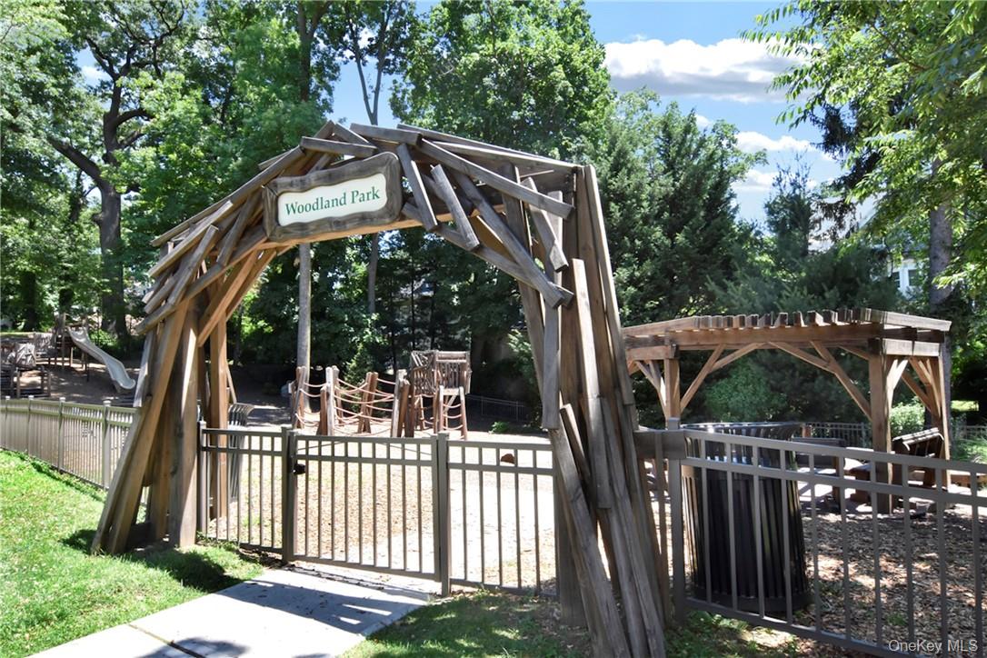 #14 photo, 235 Wolfs Lane, Pelham , NY 10803