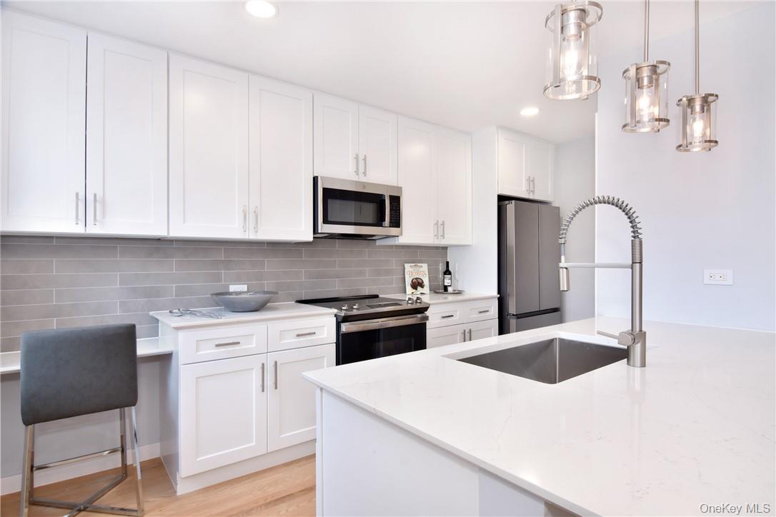 #3 photo, 235 Wolfs Lane, Pelham , NY 10803