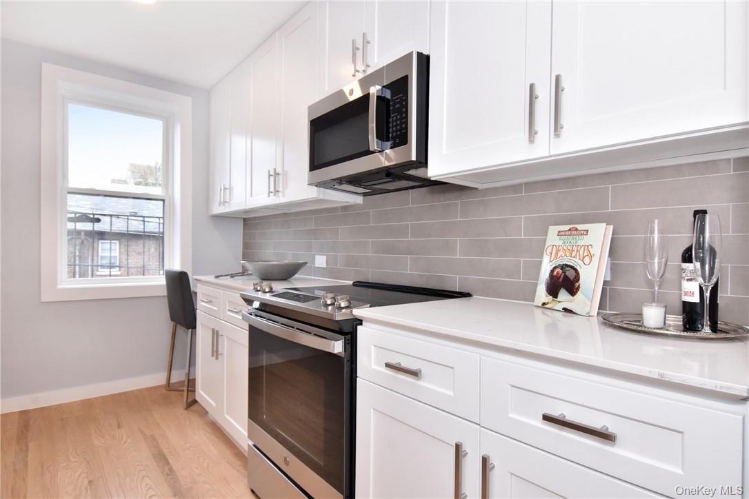 #5 photo, 235 Wolfs Lane, Pelham , NY 10803