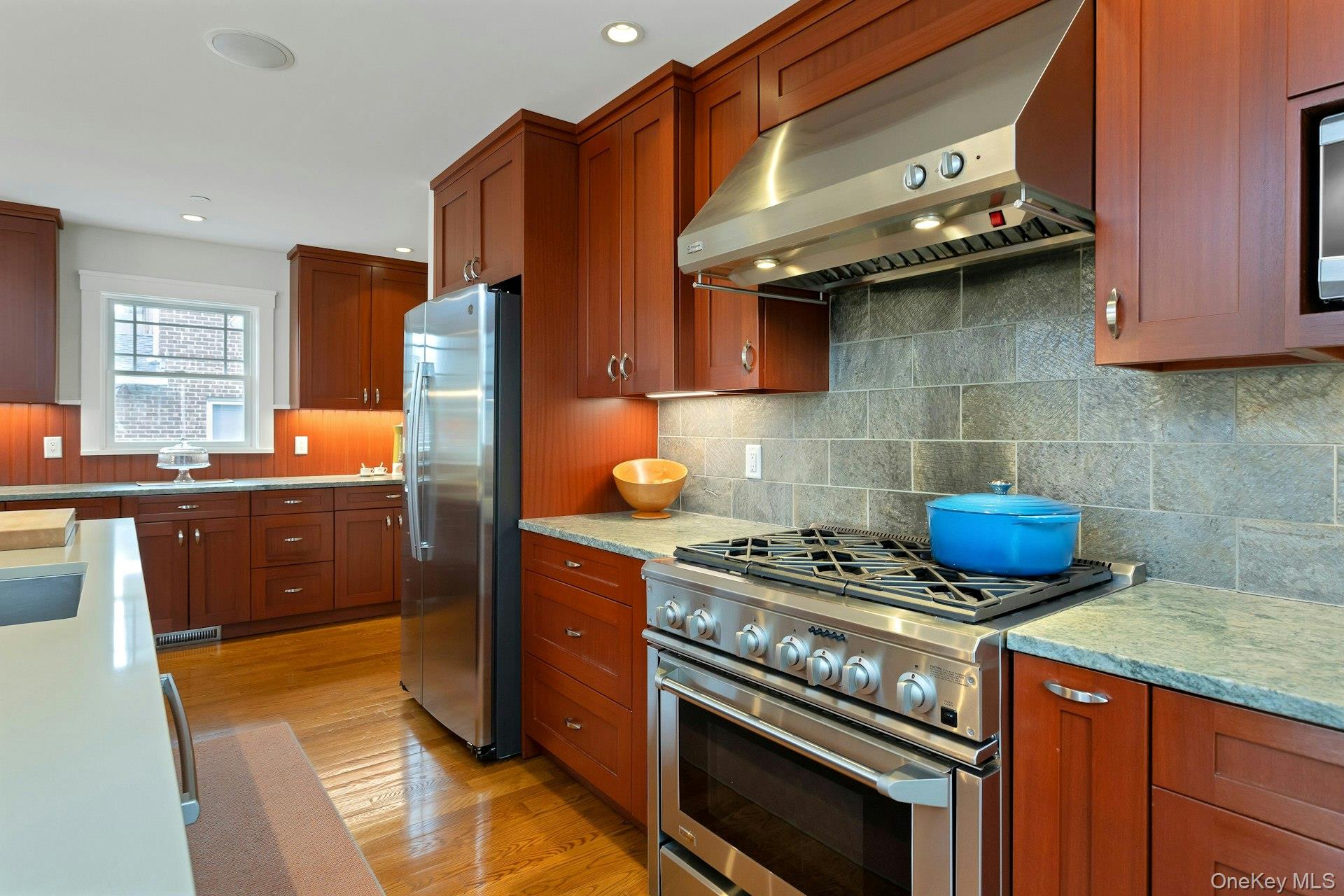 #10 photo, 25 Hudson Avenue, Irvington , NY 10533