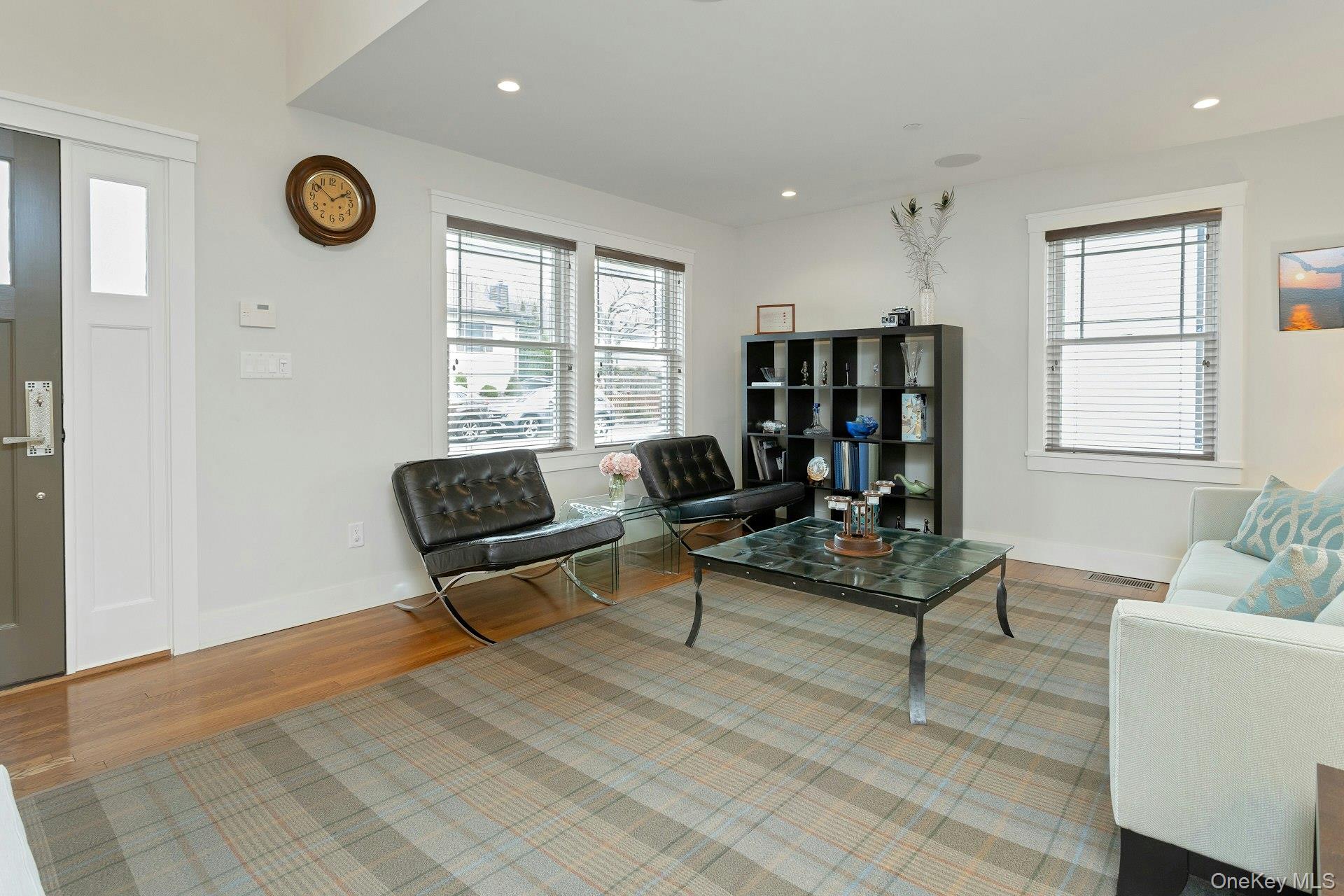 #4 photo, 25 Hudson Avenue, Irvington , NY 10533