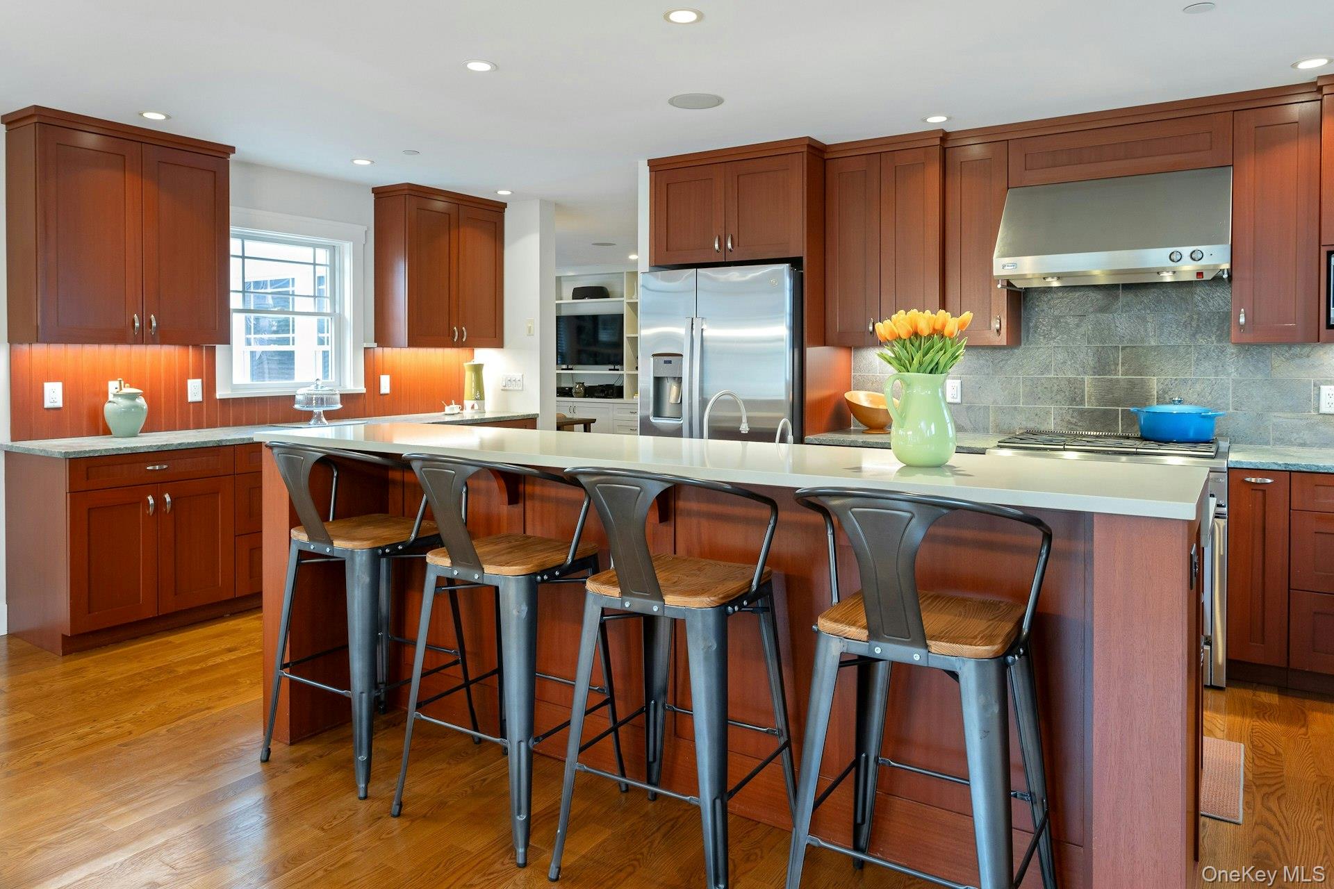 #8 photo, 25 Hudson Avenue, Irvington , NY 10533