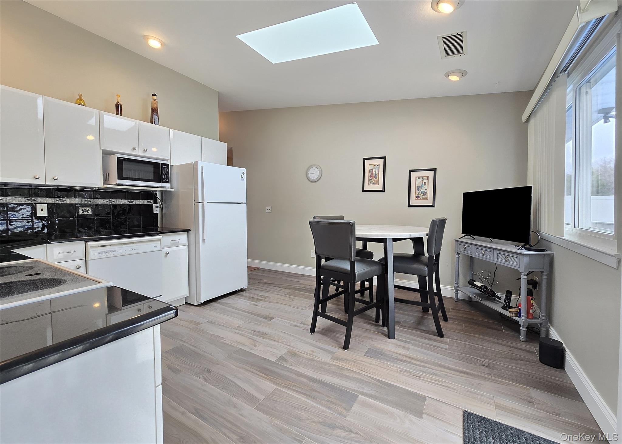 #4 photo, 771 Waverly Avenue, সাফোক কাউন্টি Holtsville , NY 11742