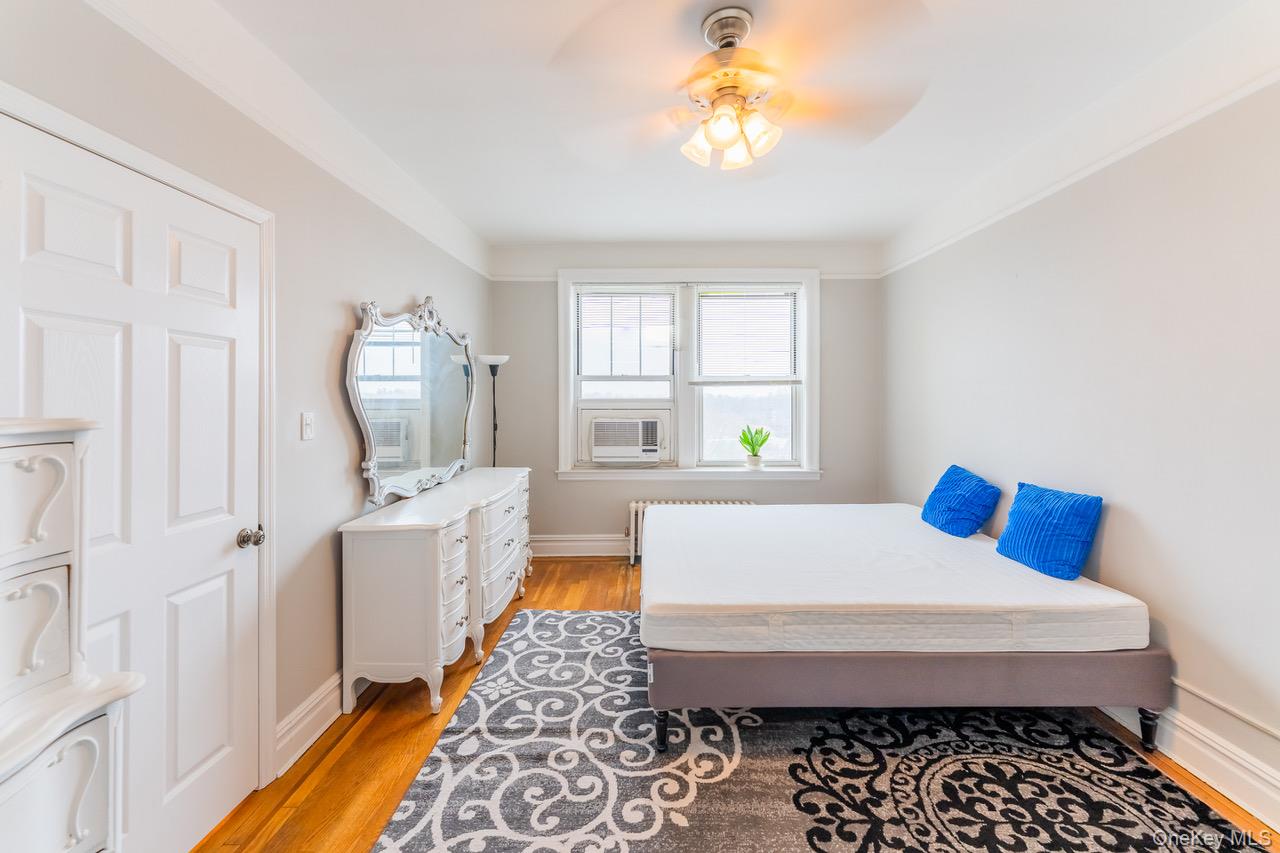 #15 photo, 4 Maple Drive, Great Neck , NY 11021