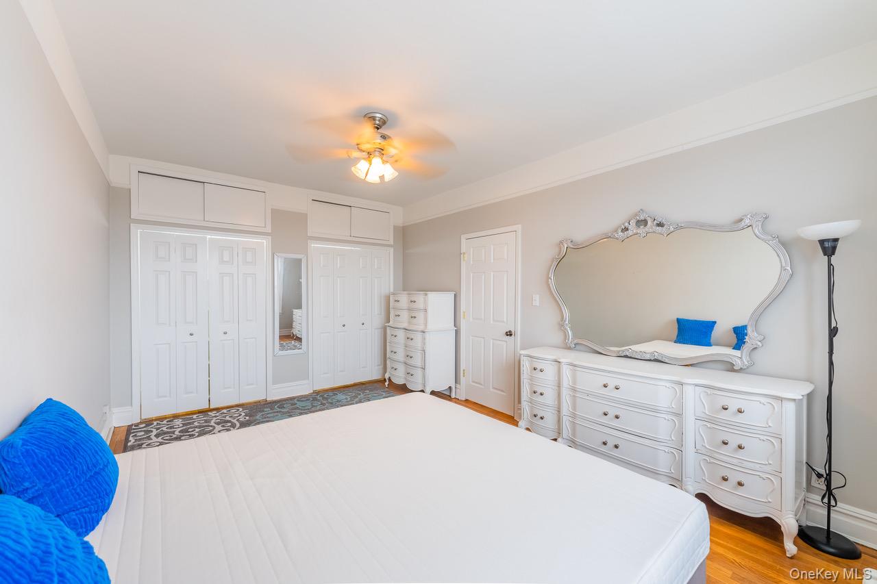 #17 photo, 4 Maple Drive, Great Neck , NY 11021