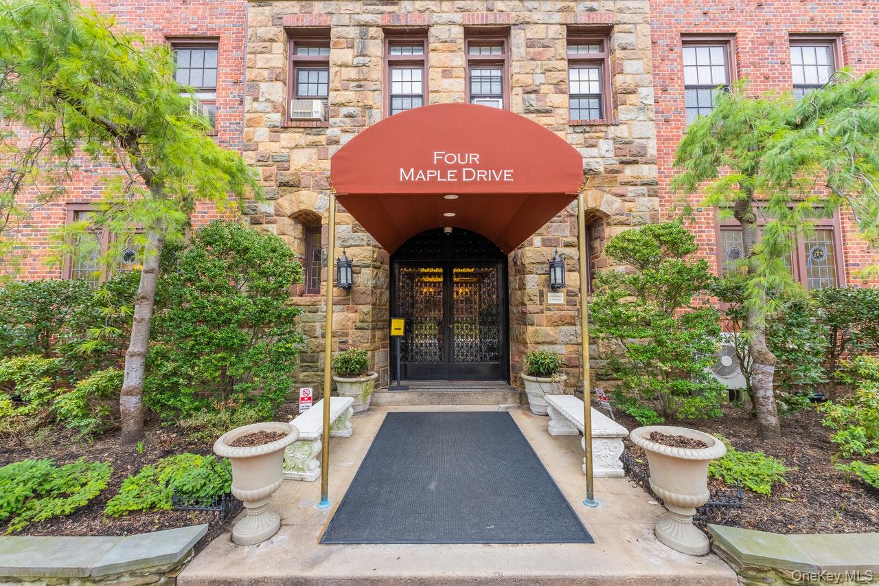 #2 photo, 4 Maple Drive, Great Neck , NY 11021