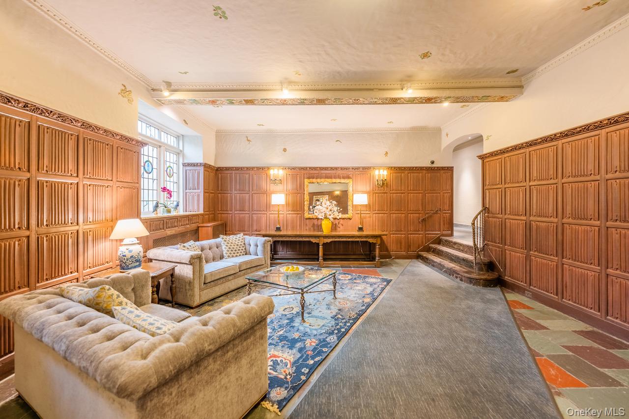 #4 photo, 4 Maple Drive, Great Neck , NY 11021