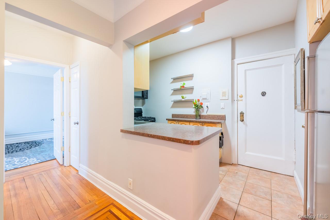 #7 photo, 4 Maple Drive, Great Neck , NY 11021