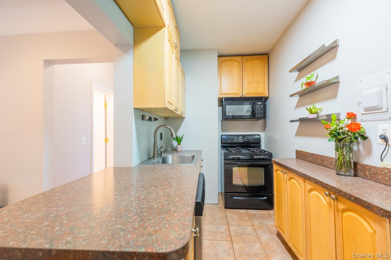 #9 photo, 4 Maple Drive, Great Neck , NY 11021