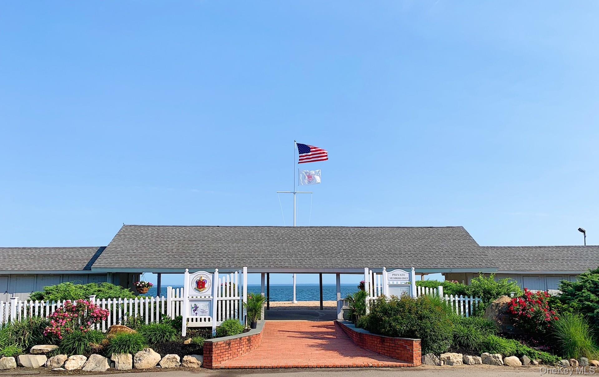 #1 photo, Valley Drive, সাফোক কাউন্টি Huntington Bay , NY 11743