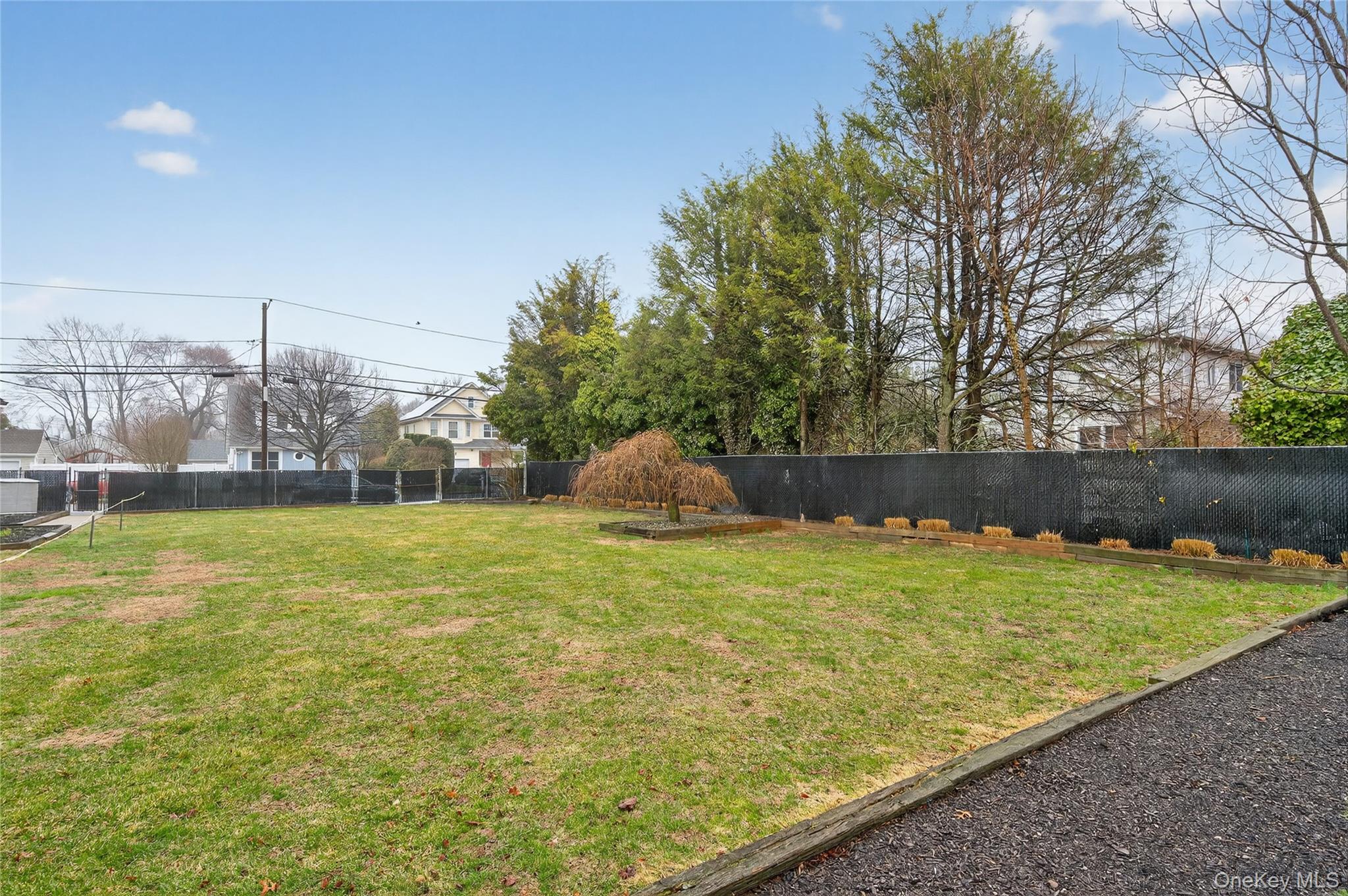 #3 photo, 40A E 24th Street, সাফোক কাউন্টি Huntington Station , NY 11746