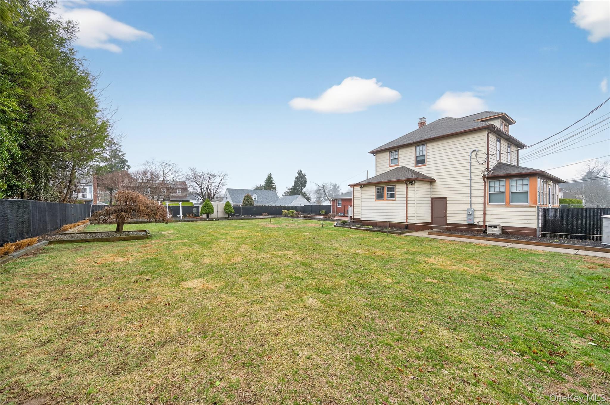 #7 photo, 40A E 24th Street, সাফোক কাউন্টি Huntington Station , NY 11746