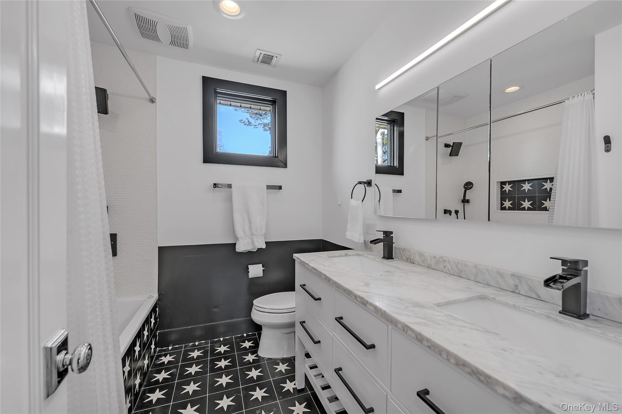 #17 photo, 20 Seagull Lane, מחוז נסאו Port Washington , NY 11050