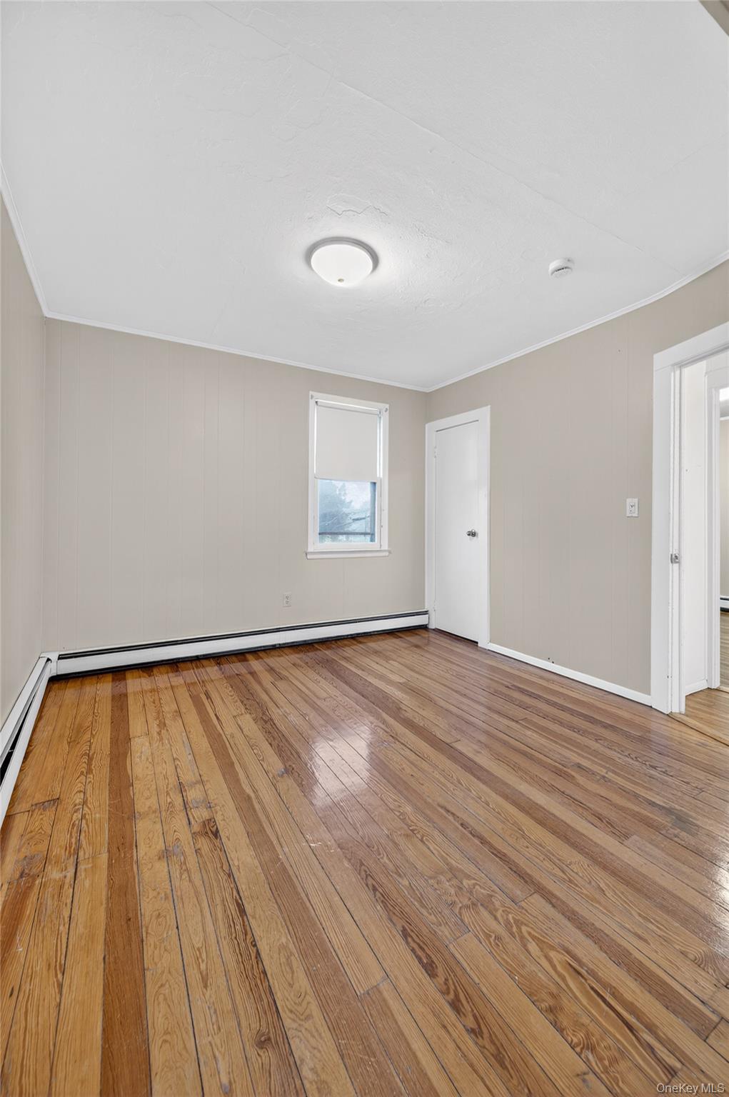 #20 photo, 40 E 24th Street, সাফোক কাউন্টি Huntington Station , NY 11746