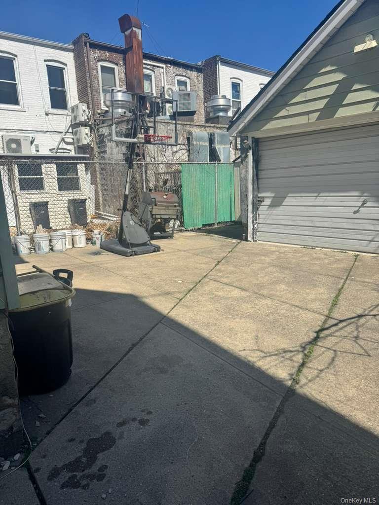 #4 photo, 8811 185th Street, কুইন্‌স Hollis , NY 11423