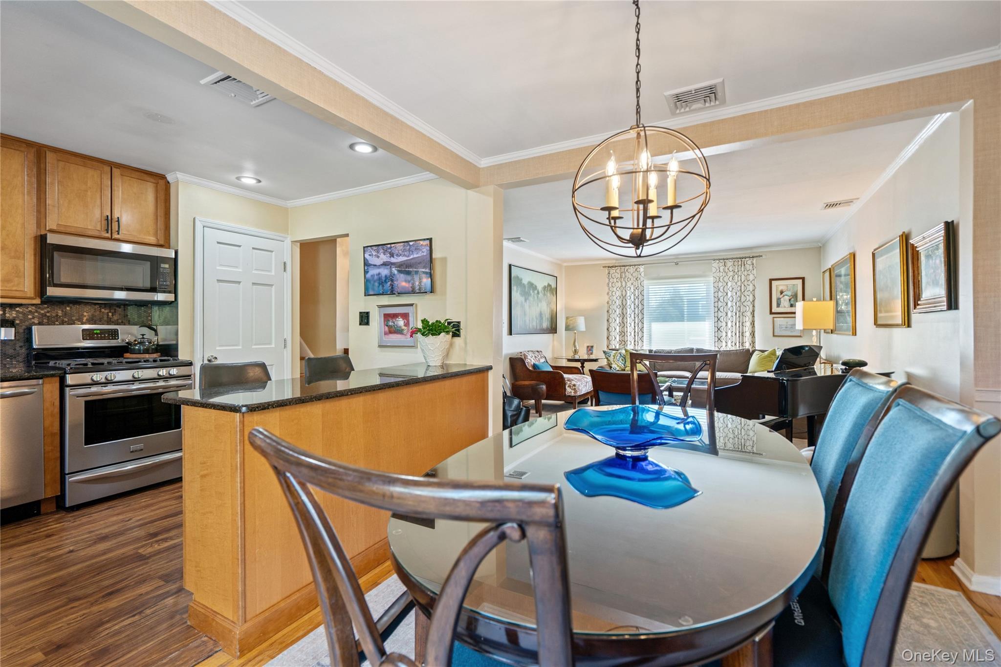 #11 photo, 34 Glenbrook Road, Hicksville , NY 11801