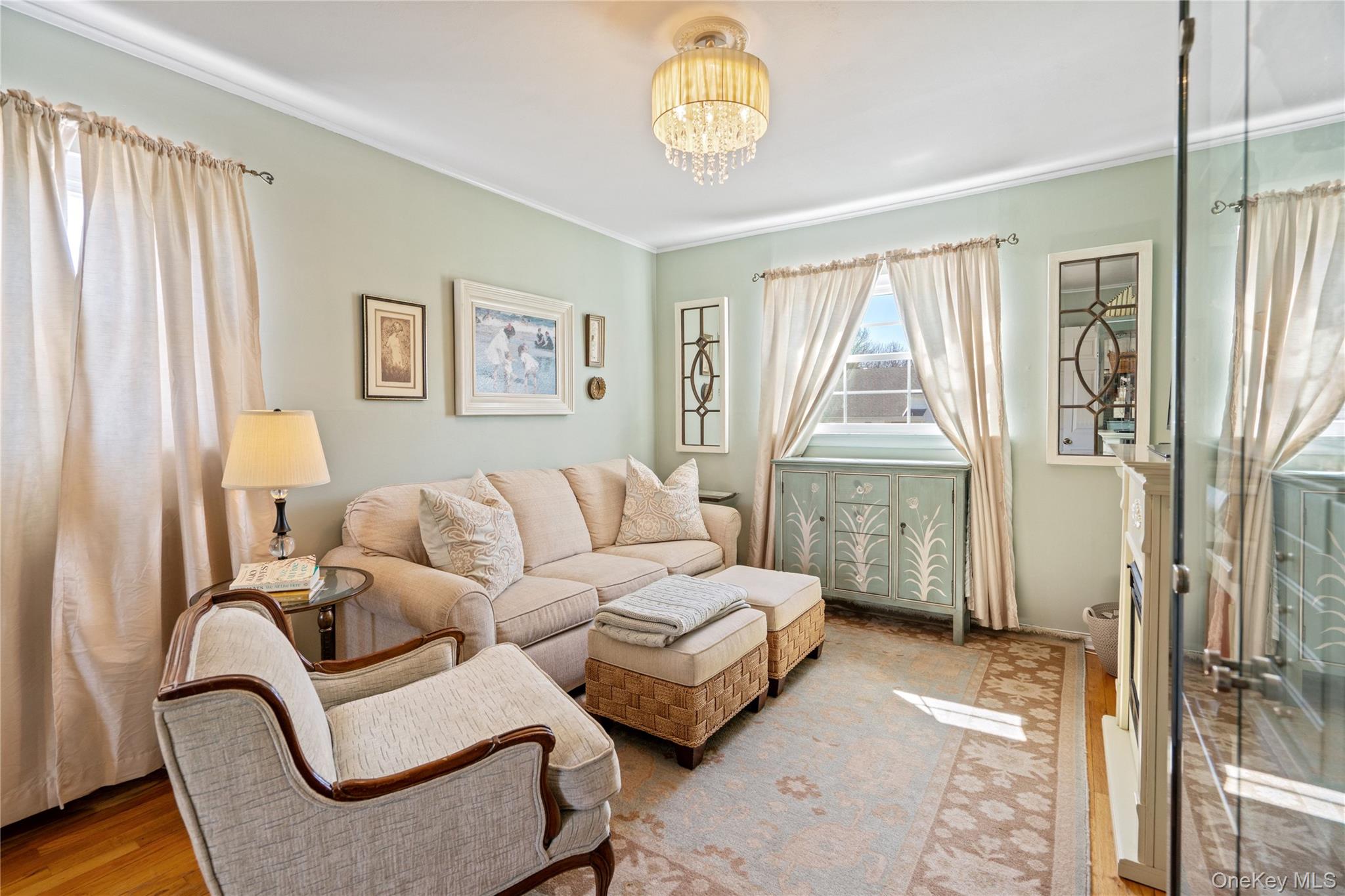 #18 photo, 34 Glenbrook Road, Hicksville , NY 11801