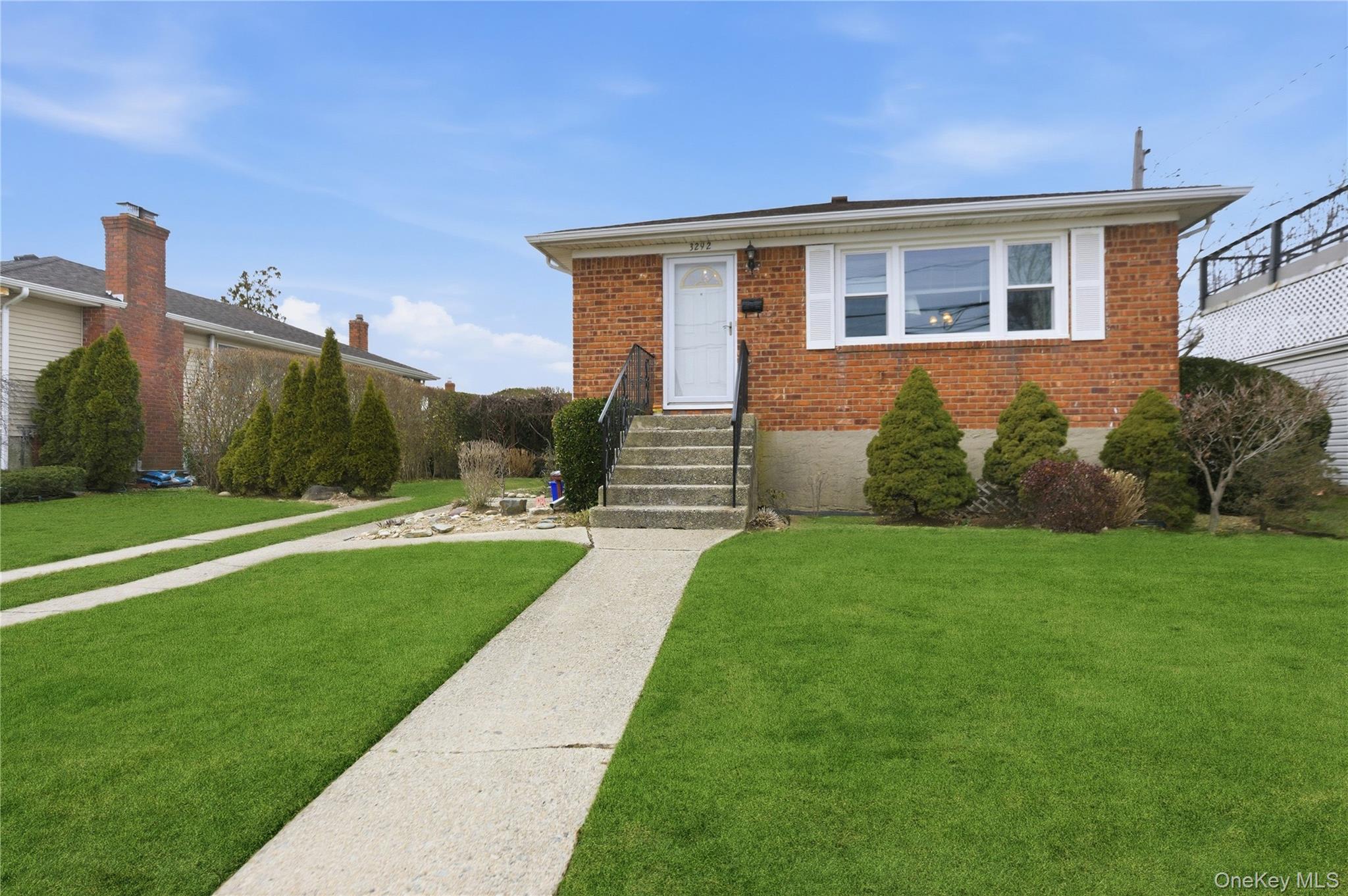 #1 photo, 3292 Murdock Avenue, নাসাউ কাউন্টি Oceanside , NY 11572