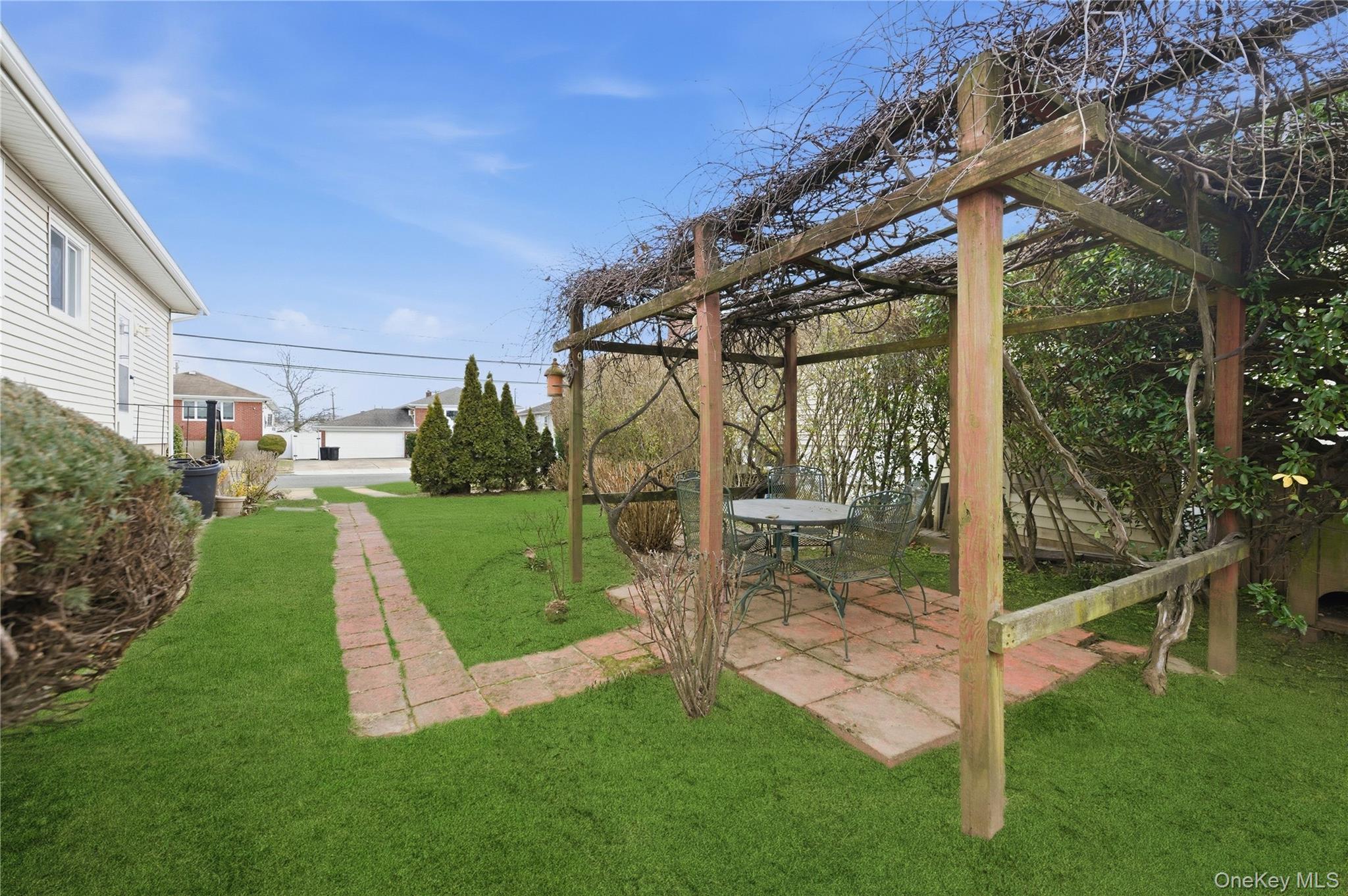 #13 photo, 3292 Murdock Avenue, নাসাউ কাউন্টি Oceanside , NY 11572