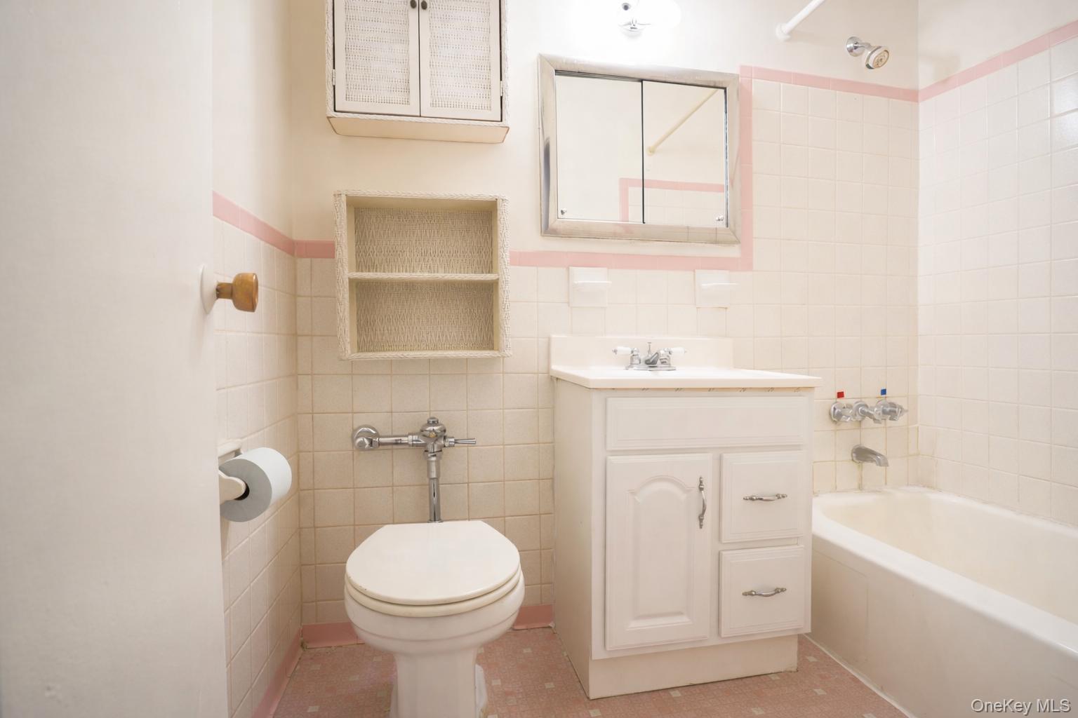 #8 photo, 6815 Selfridge Street, 뉴욕퀸즈 Forest Hills , NY 11375