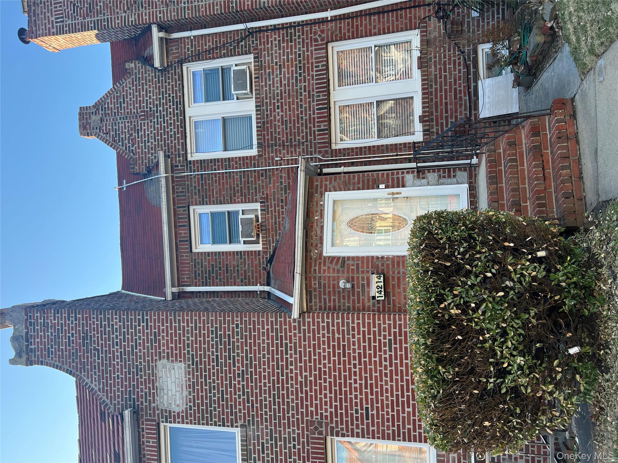 #1 photo, 14214 231st Street, কুইন্‌স Laurelton , NY 11413