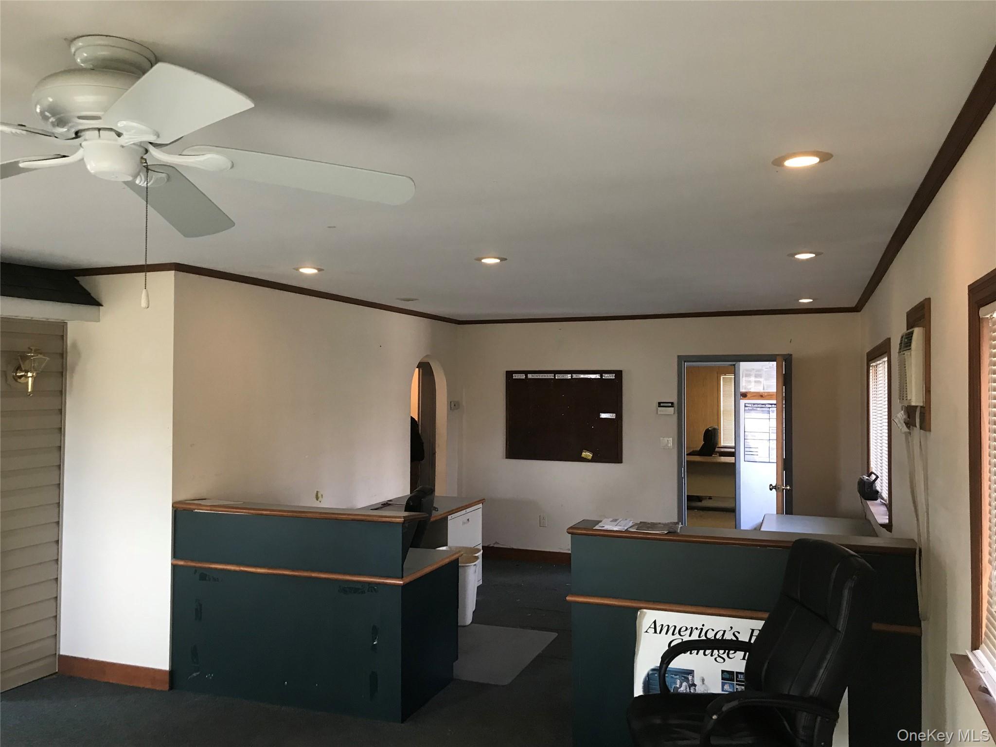 #3 photo, 1115 Montauk Highway, সাফোক কাউন্টি East Patchogue , NY 11772