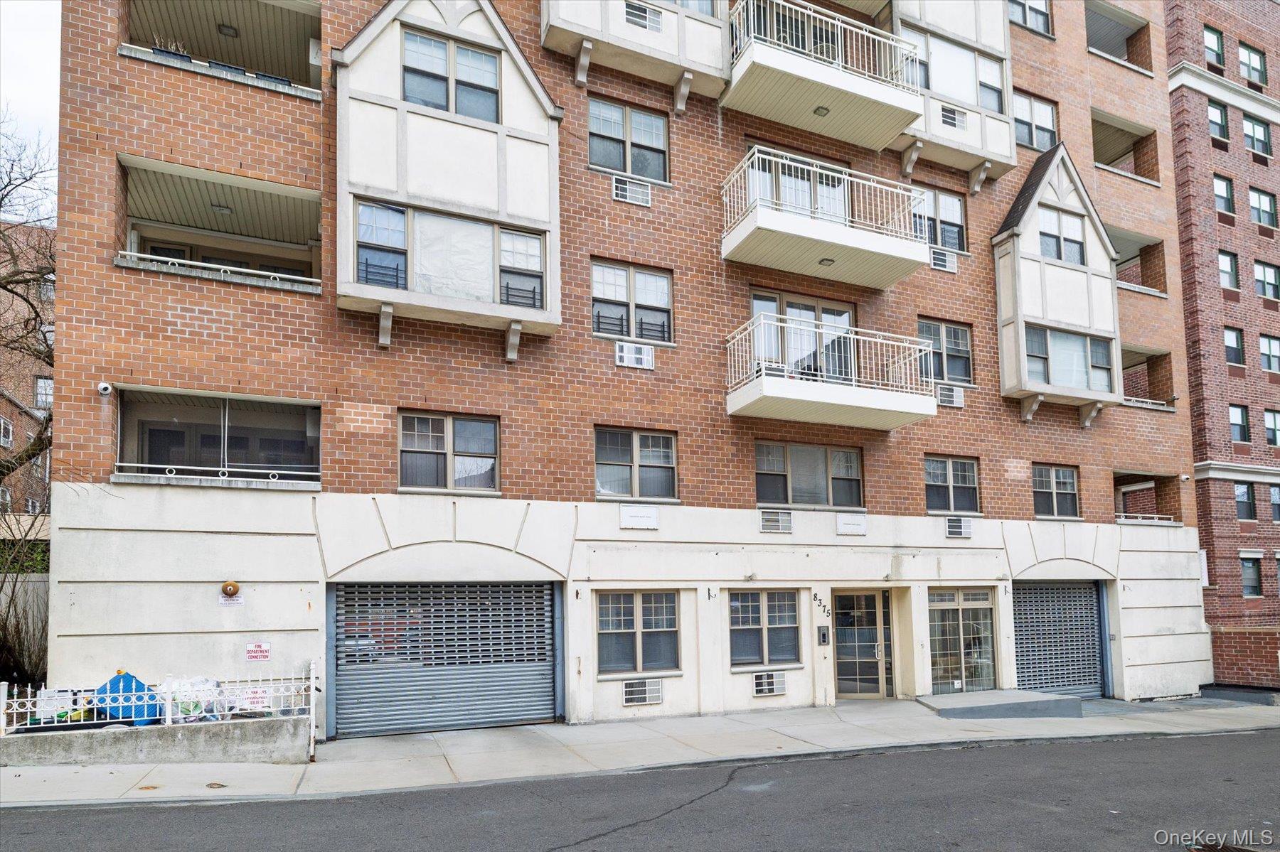 #1 photo, 8375 117th Street, কুইন্‌স Kew Gardens , NY 11418