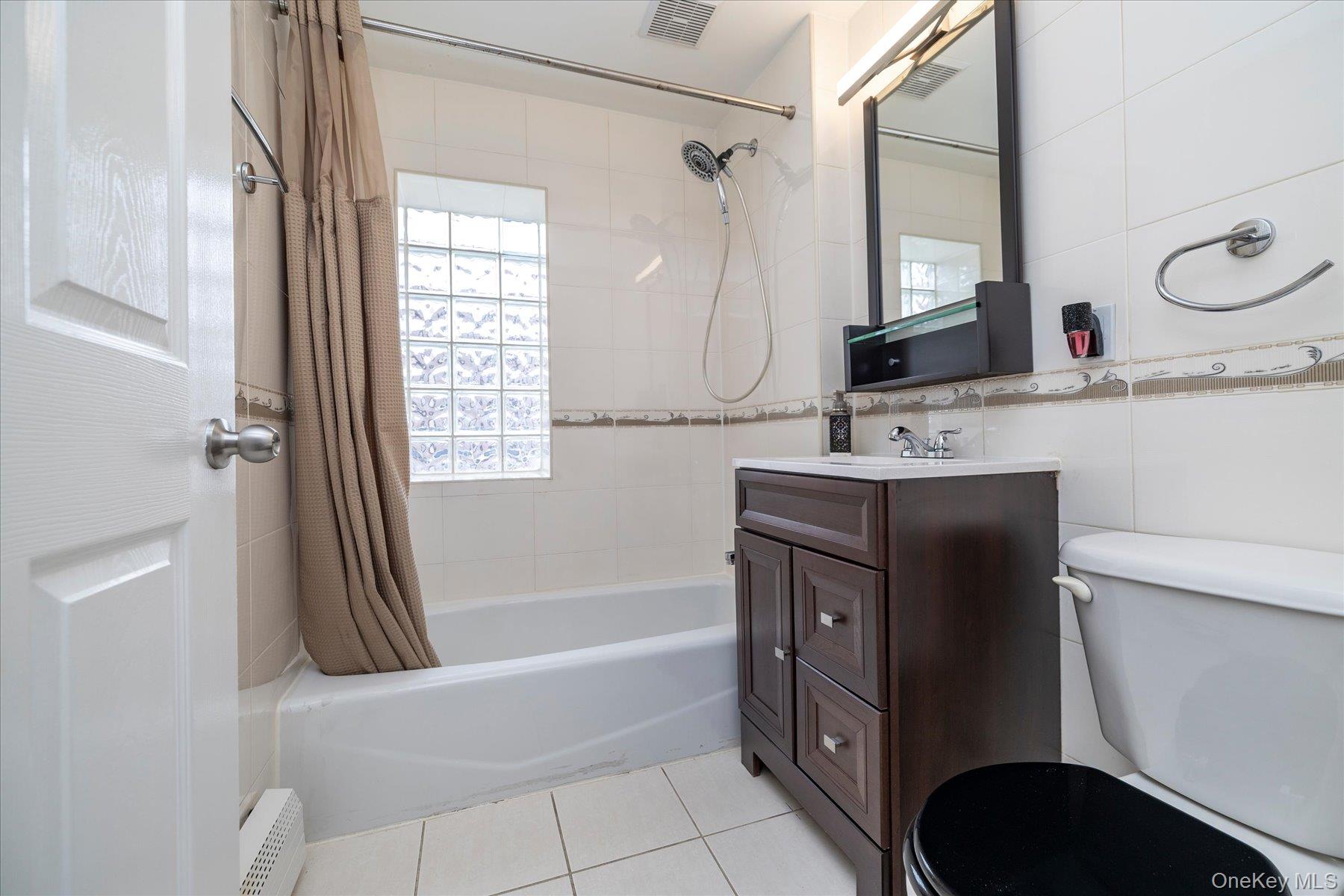 #12 photo, 8375 117th Street, কুইন্‌স Kew Gardens , NY 11418