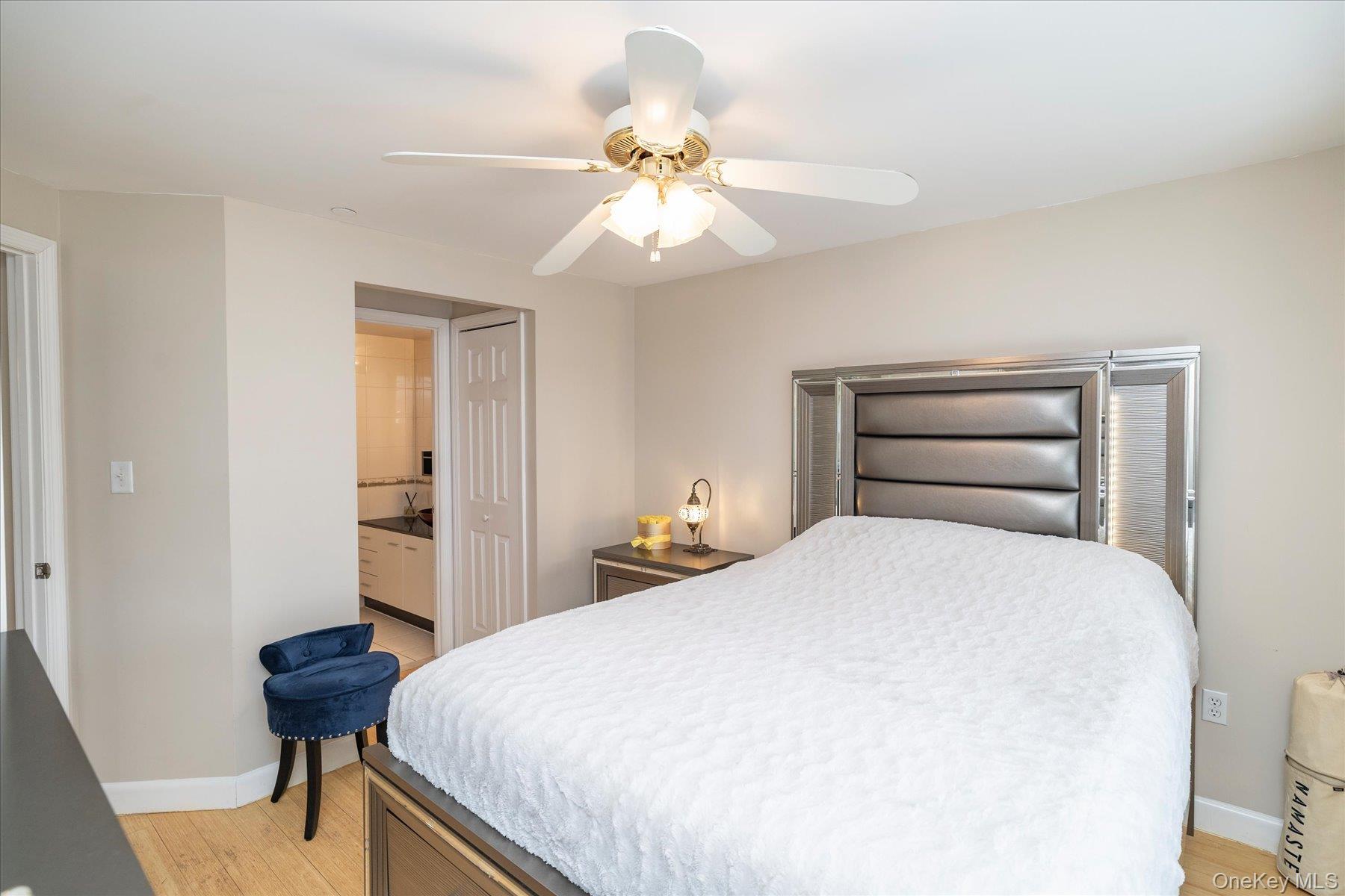 #14 photo, 8375 117th Street, কুইন্‌স Kew Gardens , NY 11418