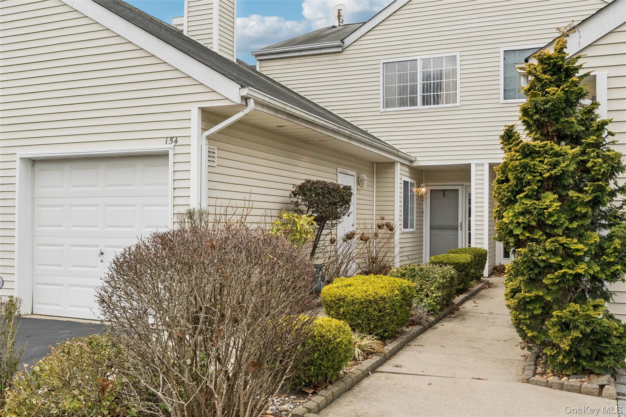 #2 photo, 154 Farm House Court, Manorville , NY 11949