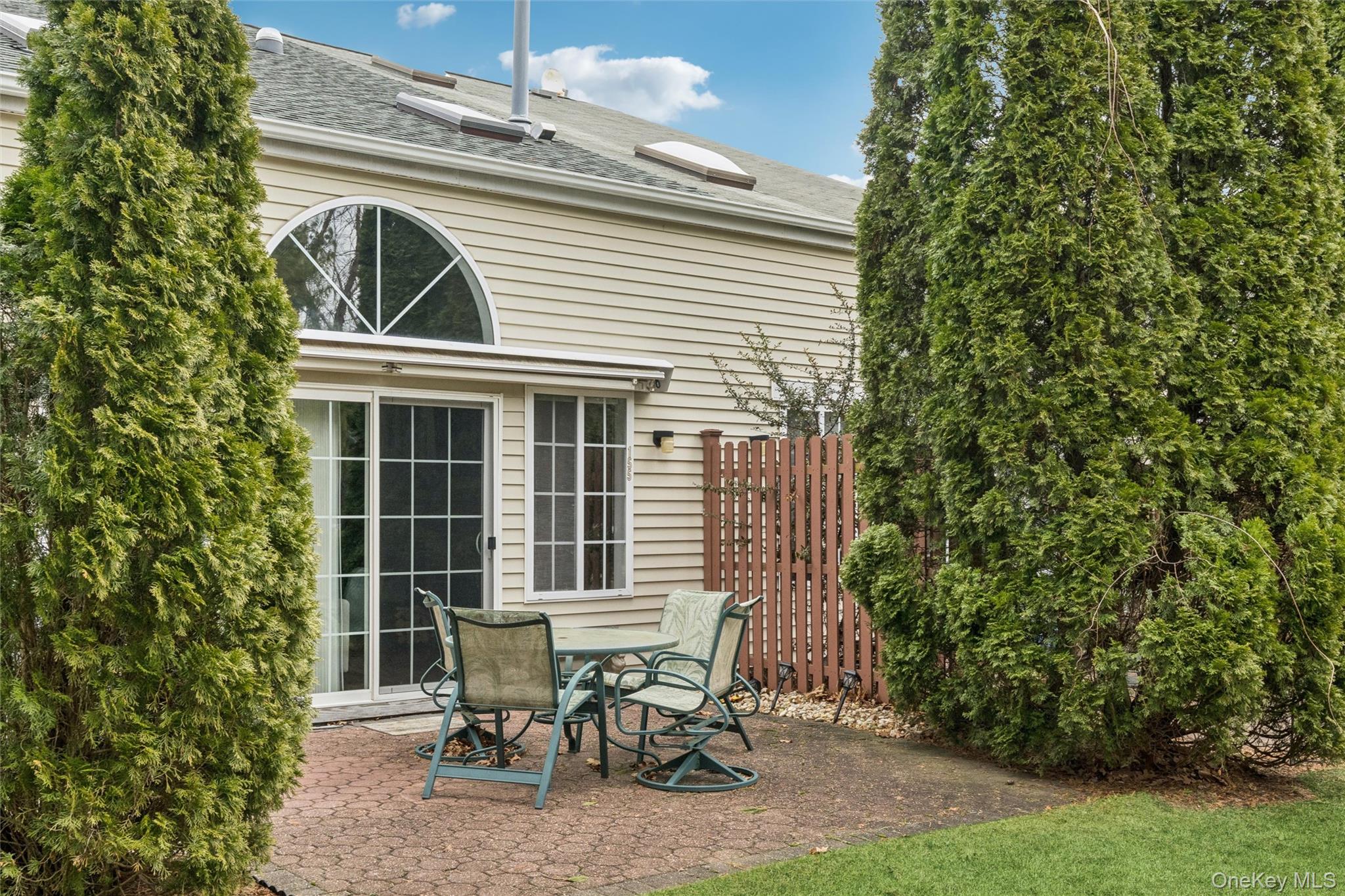 #20 photo, 154 Farm House Court, Manorville , NY 11949