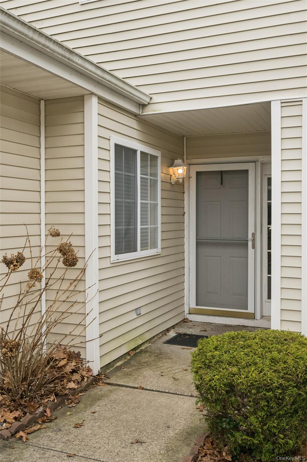 #3 photo, 154 Farm House Court, Manorville , NY 11949