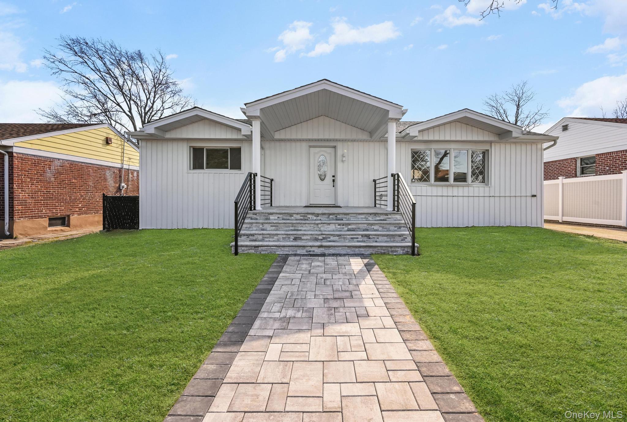 #1 photo, 2243 Leighton Road, নাসাউ কাউন্টি Elmont , NY 11003