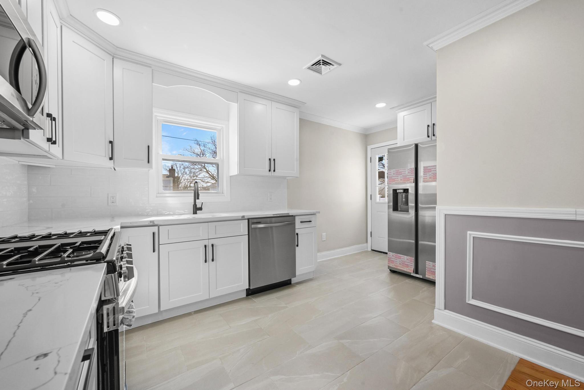 #13 photo, 2243 Leighton Road, নাসাউ কাউন্টি Elmont , NY 11003