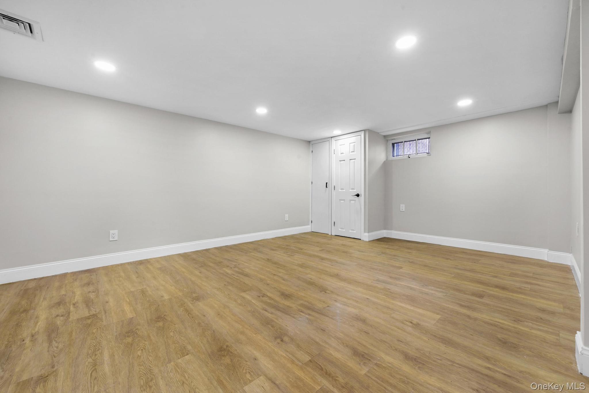 #18 photo, 2243 Leighton Road, নাসাউ কাউন্টি Elmont , NY 11003