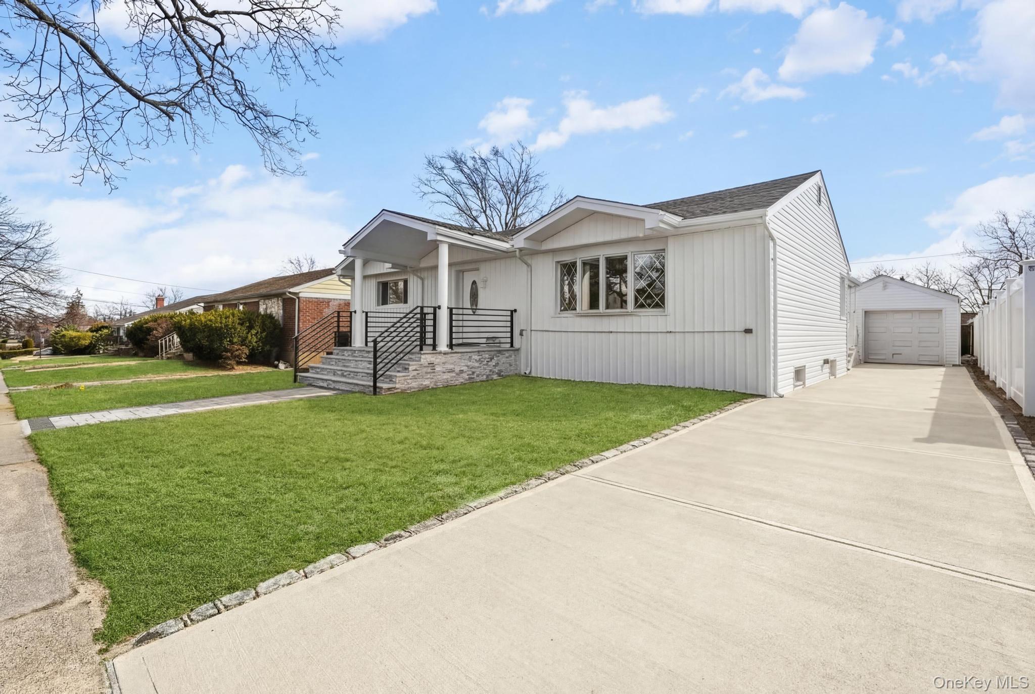 #3 photo, 2243 Leighton Road, নাসাউ কাউন্টি Elmont , NY 11003