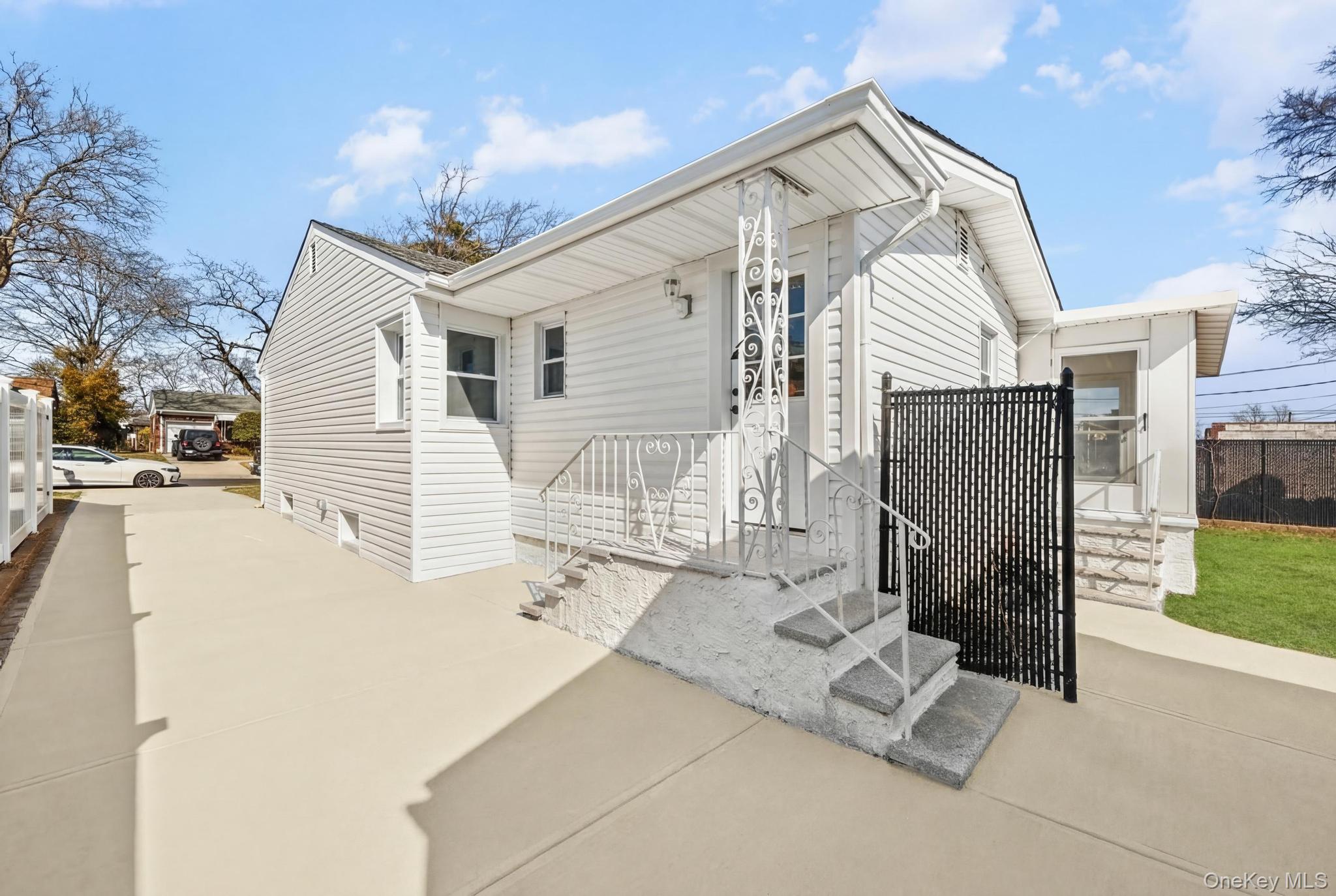 #4 photo, 2243 Leighton Road, নাসাউ কাউন্টি Elmont , NY 11003