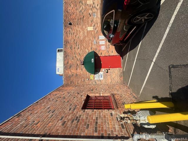 #2 photo, 108 Merrick Road, নাসাউ কাউন্টি Lynbrook , NY 11563