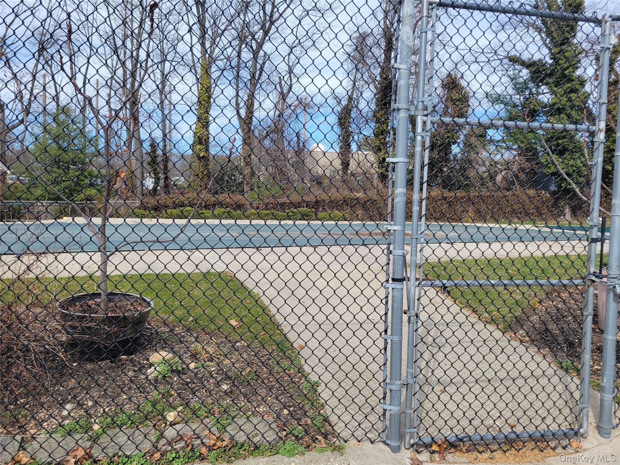 #18 photo, 100 Towne House Village, सफ़ोक काउंटी Islandia , NY 11749